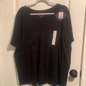 Black 2x ava and viv tee